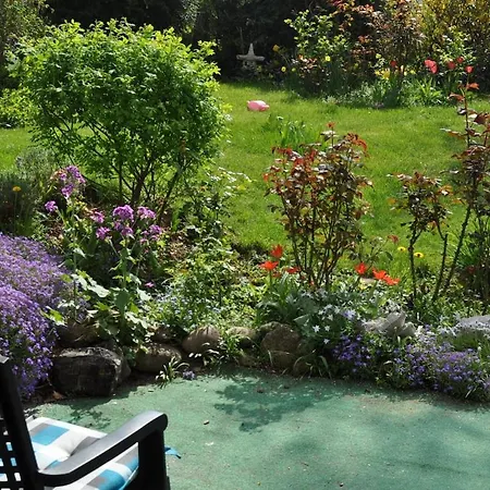 Cozy Bedroom And Study With Terrace