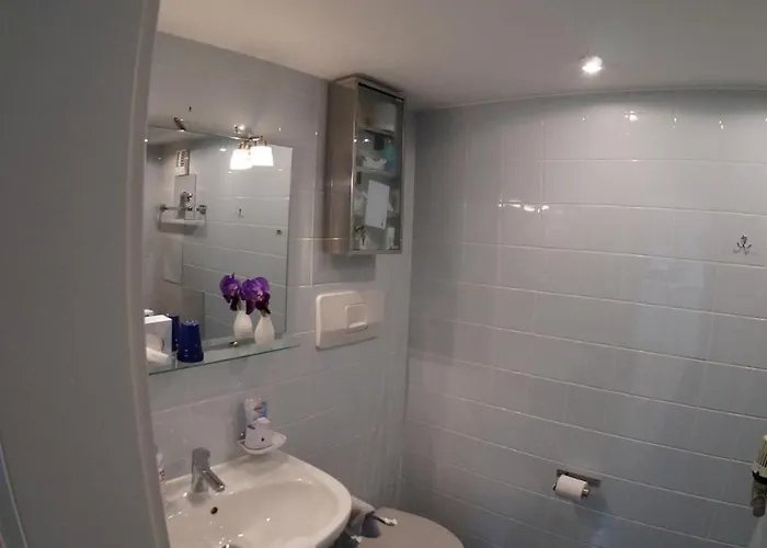 Cozy Bedroom And Study With Terrace