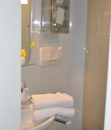 Cozy Bedroom And Study With Terrace Estugarda